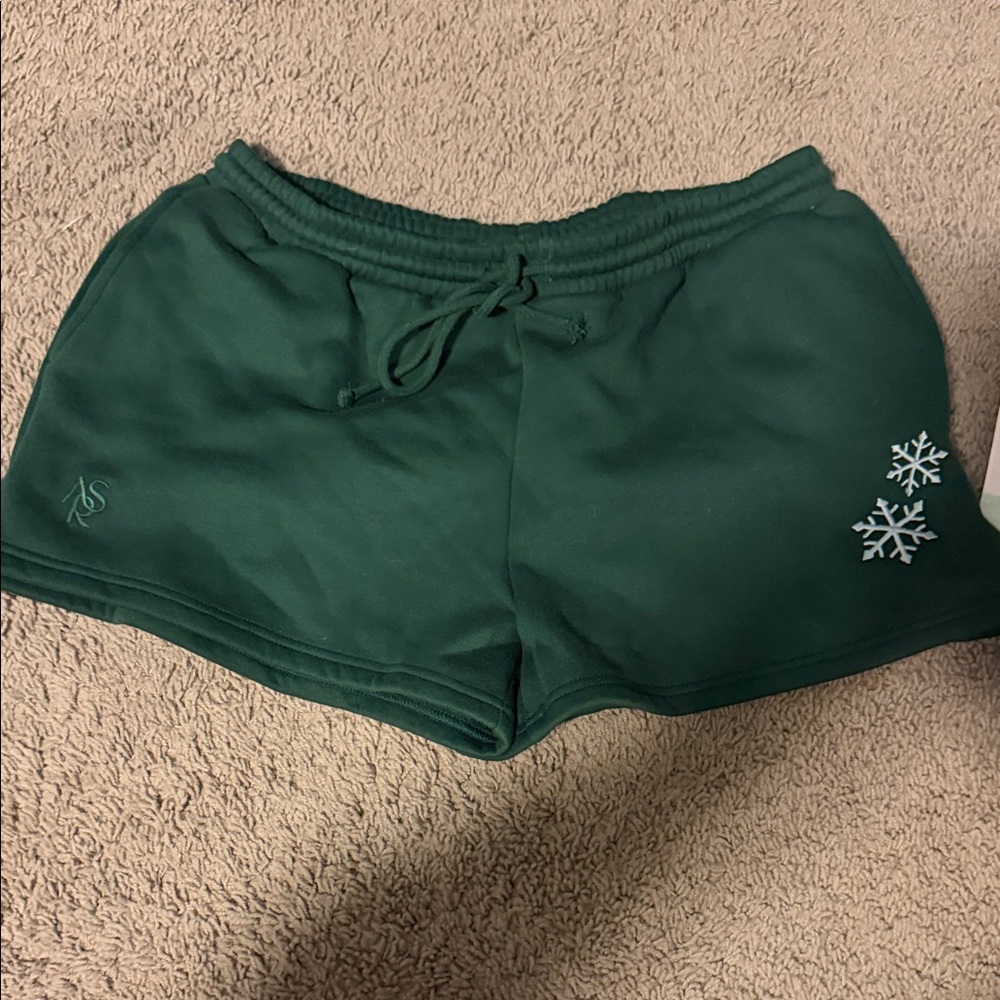 Stylish Green Athletic Shorts for Women
